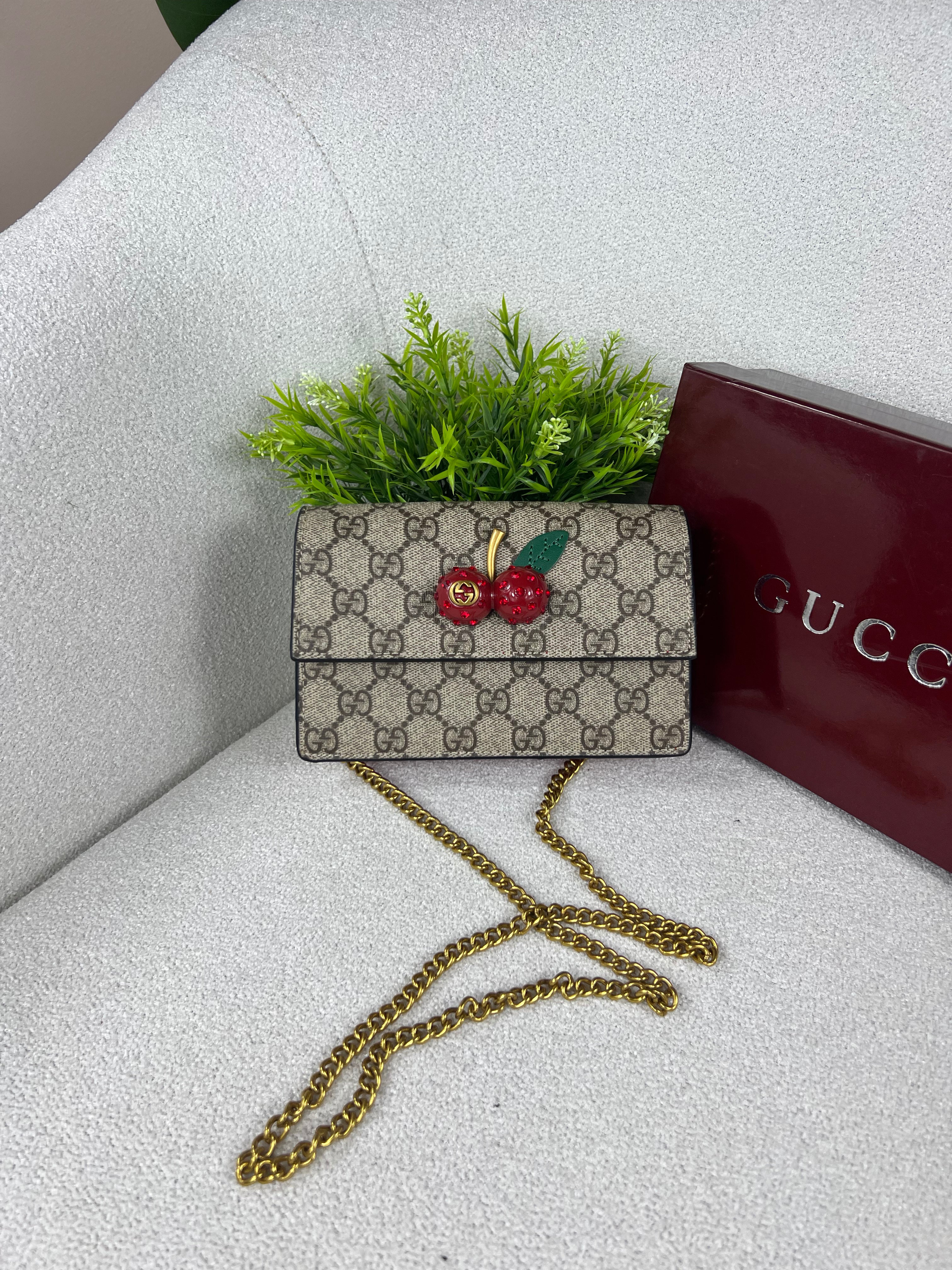 Style Gucci Cerise