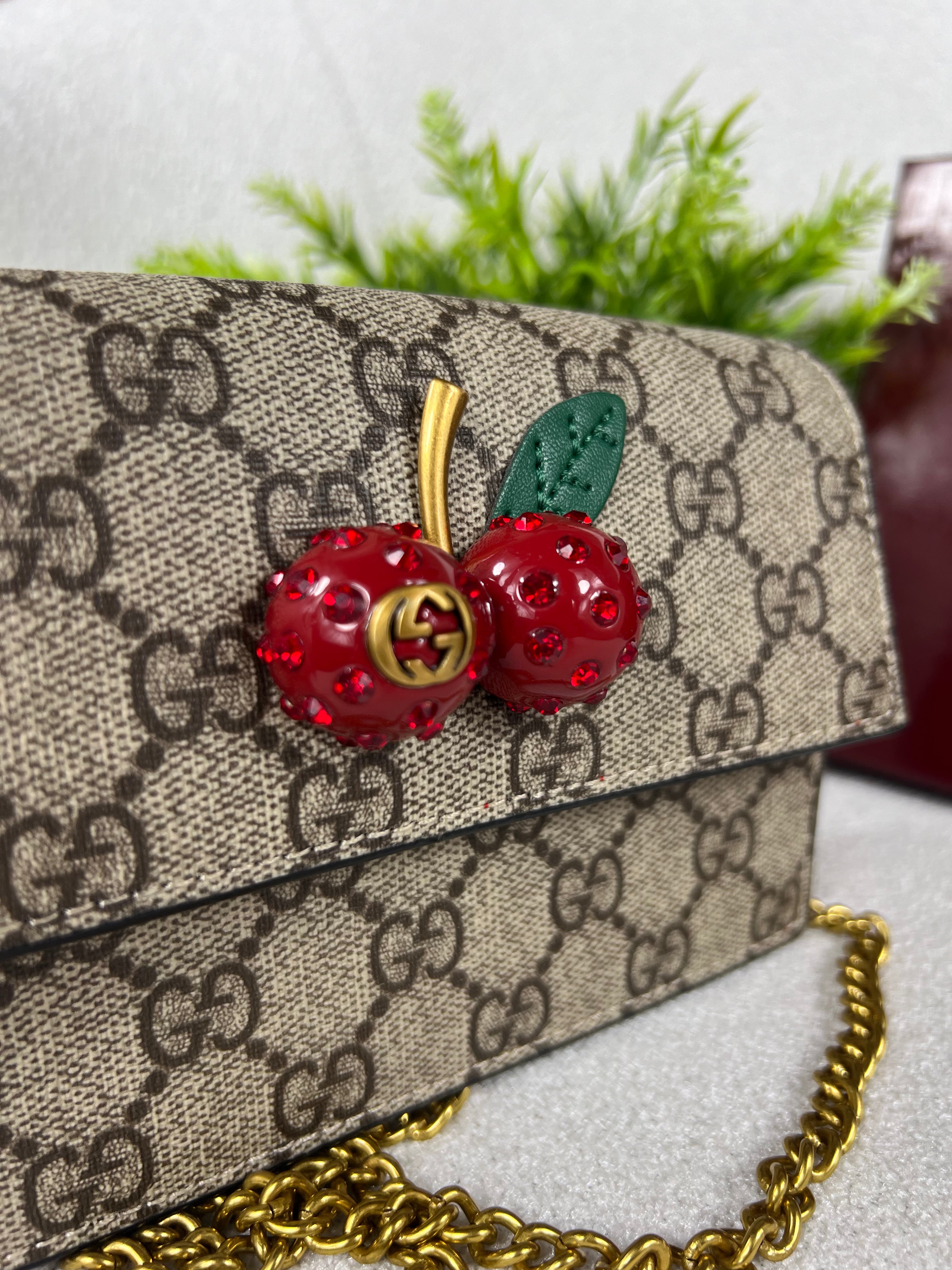 Style Gucci Cerise