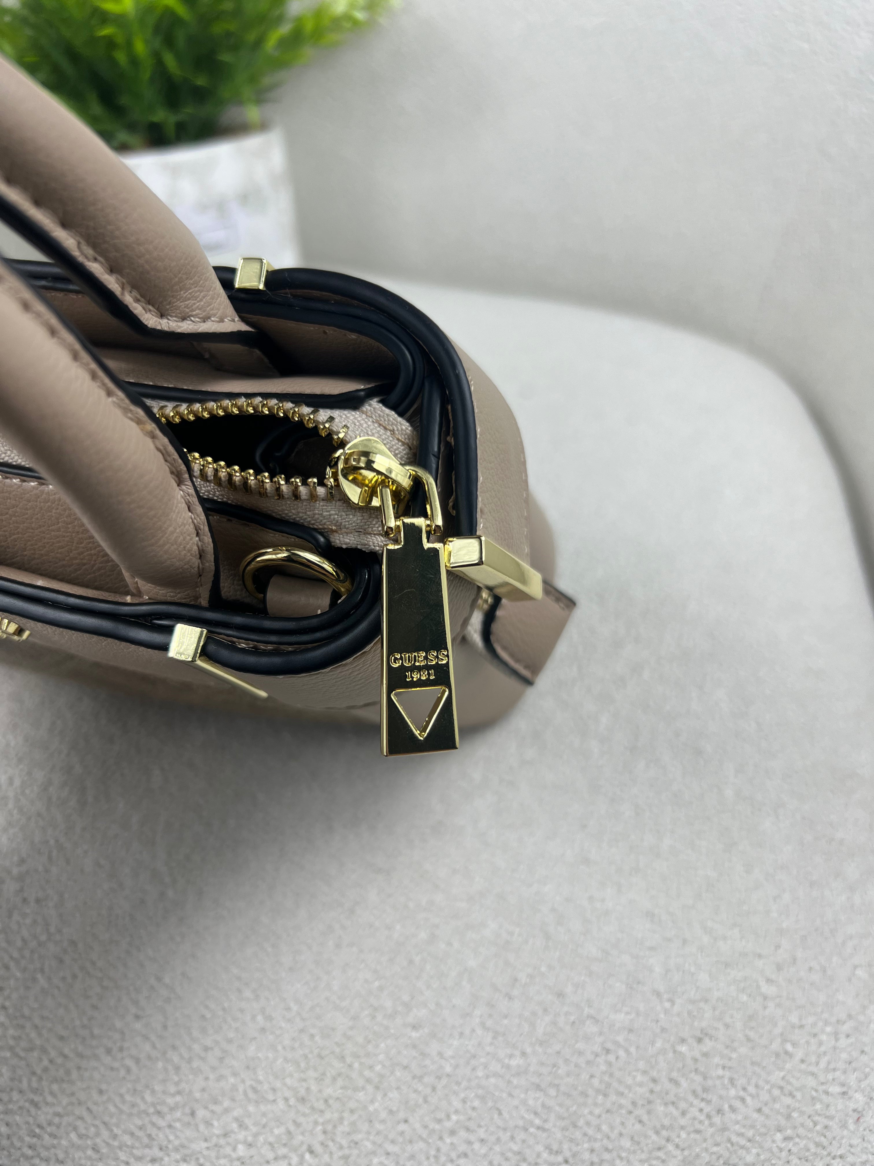 Style Guess Mini