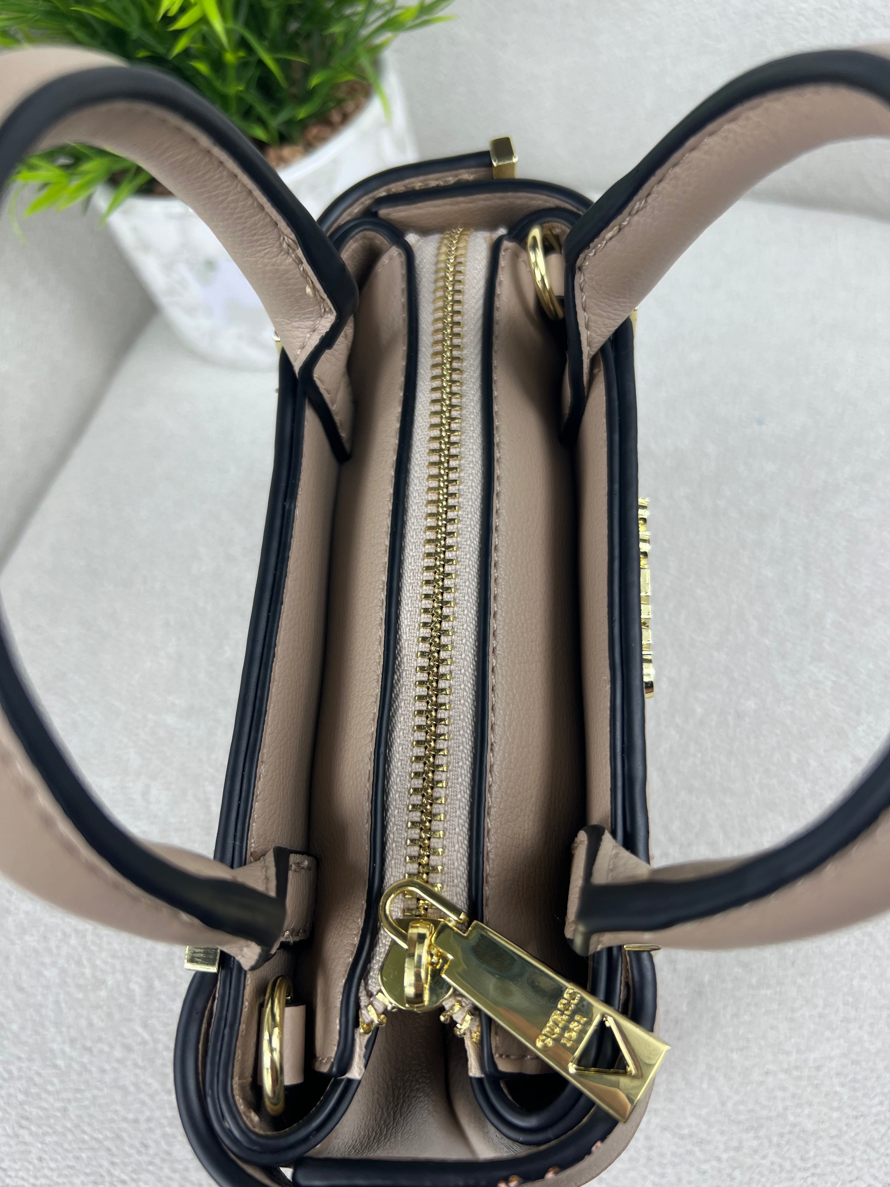Style Guess Mini