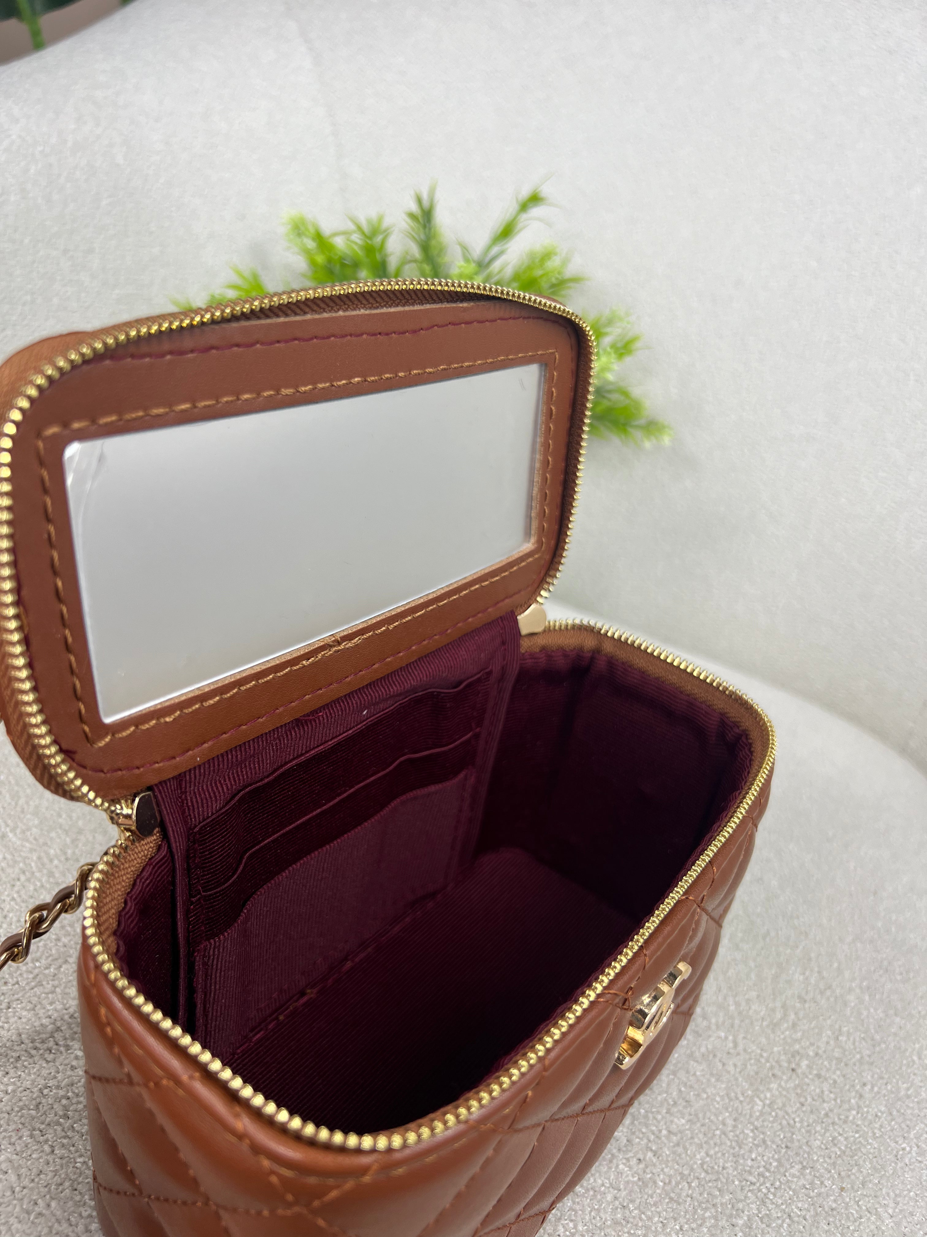 Style Chanel Vanity