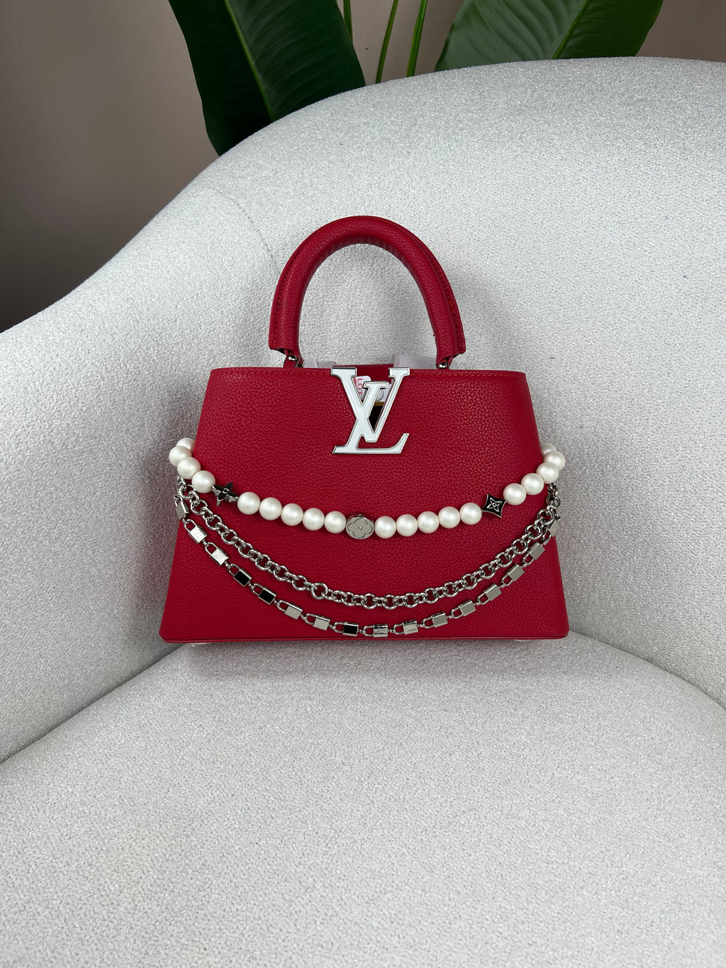Style LV Capucine
