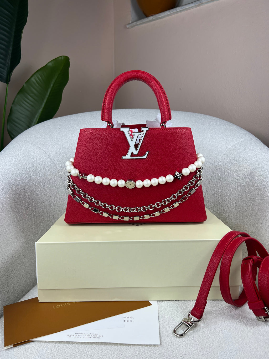 Style LV Capucine